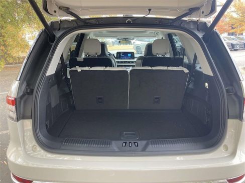 Used 2025 Lincoln Aviator Reserve w/ Equipment Group 201A image 8