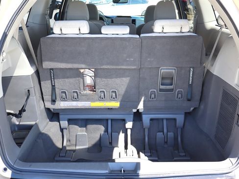 Used 2011 Toyota Sienna LE FWD image 34