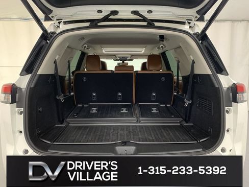 Used 2023 Nissan Pathfinder Platinum w/ Cargo Package AWD/4WD image 24