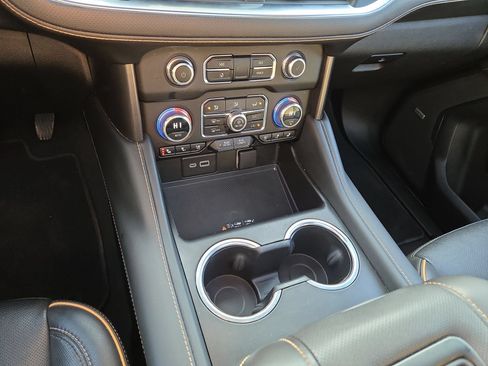 Used 2023 GMC Yukon AT4 AWD/4WD image 22