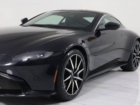 Used 2019 Aston Martin V8 Vantage Coupe image 44