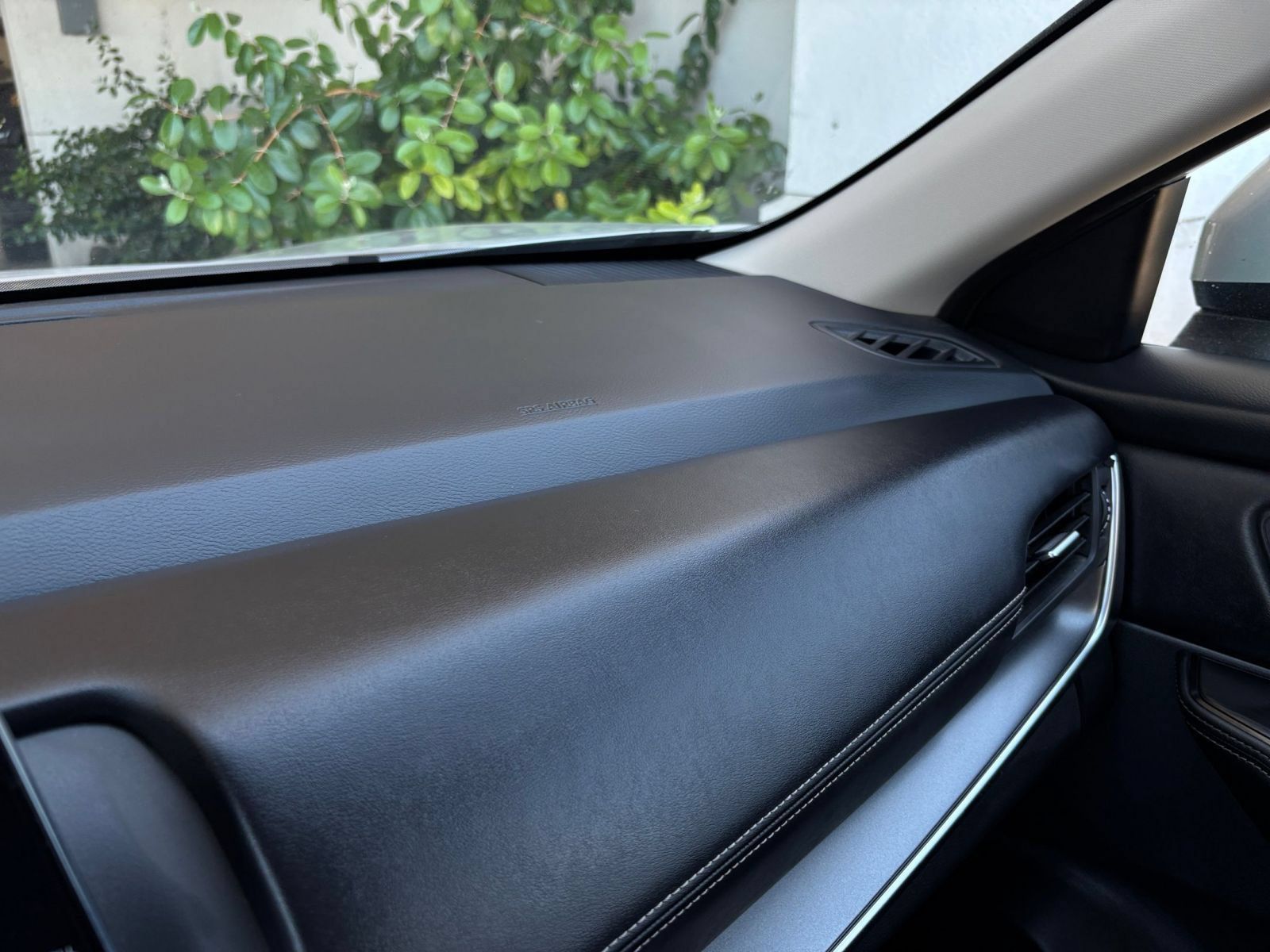 Used 2025 Nissan Rogue SV FWD image 36