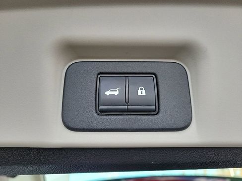 Used 2023 Nissan Ariya FWD image 19