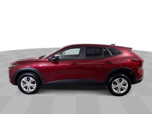 Used 2024 Chevrolet Trax LS image 41