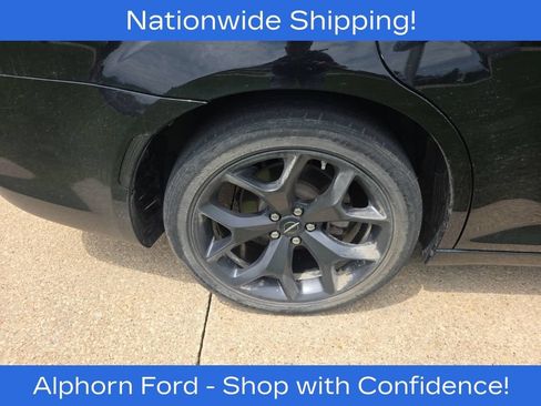 Used 2023 Chrysler 300 S w/ Comfort Group RWD image 5