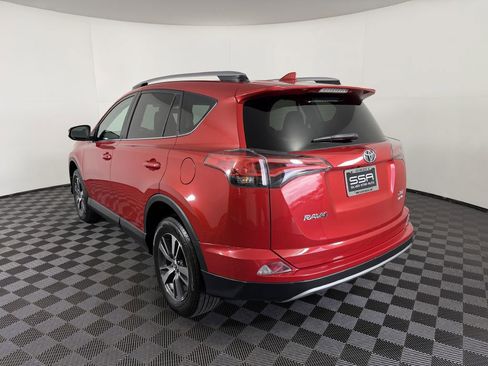 Used 2017 Toyota RAV4 XLE AWD/4WD image 10