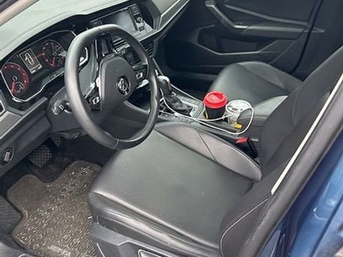 Used 2020 Volkswagen Jetta SE w/ SE Cold Weather Package image 11