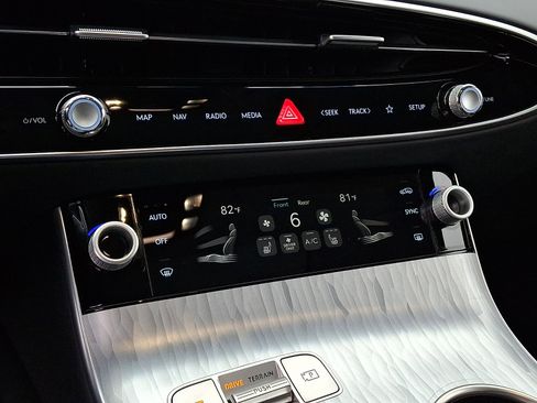 Used 2026 Genesis Electrified GV70 image 23