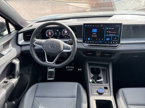 New 2026 Volkswagen Tiguan SE R-Line AWD/4WD image 9