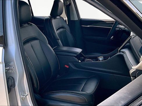 Used 2023 Jeep Grand Cherokee Limited image 7