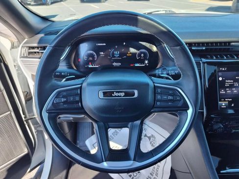 Used 2023 Jeep Grand Cherokee L Laredo image 14