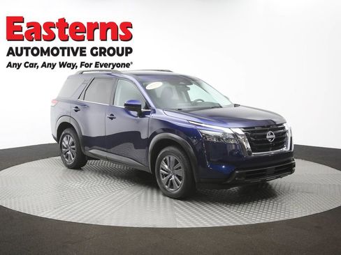 Used 2025 Nissan Pathfinder SV FWD image 50