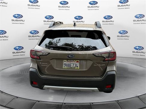 Used 2023 Subaru Outback Limited image 5
