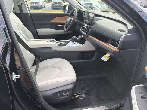 New 2026 Toyota Grand Highlander AWD Hybrid image 15