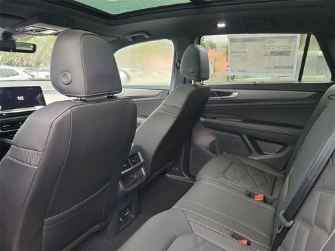 New 2026 Volkswagen Atlas Cross Sport SE image 5