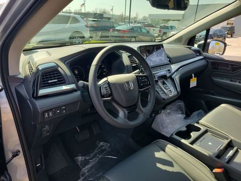New 2026 Honda Odyssey Touring image 18
