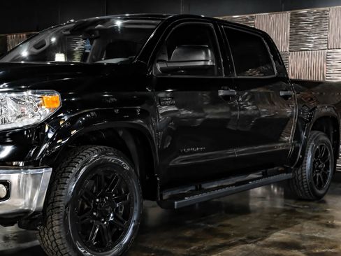 Used 2019 Toyota Tundra SR5 w/ SR5 Upgrade Package AWD/4WD image 10