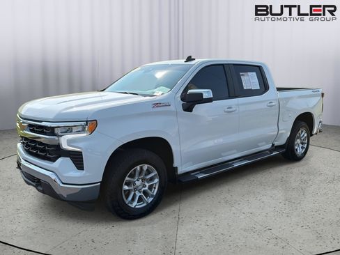Used 2025 Chevrolet Silverado 1500 LT AWD/4WD image 1
