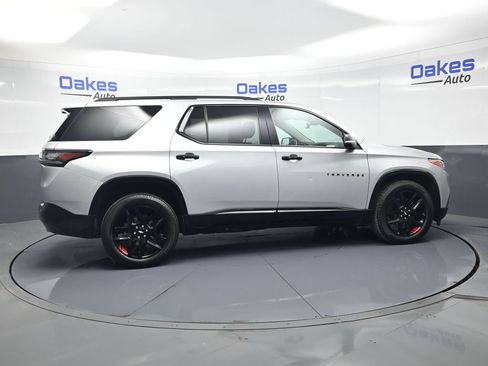 Used 2021 Chevrolet Traverse Premier w/ Redline Edition FWD image 9