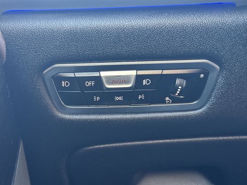 Used 2021 BMW X7 xDrive40i w/ Premium Package image 21