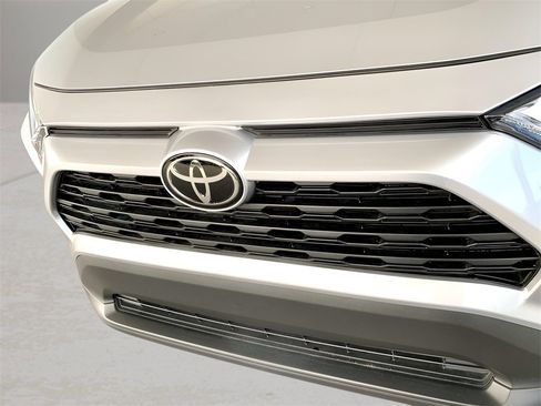 Used 2023 Toyota RAV4 LE image 2