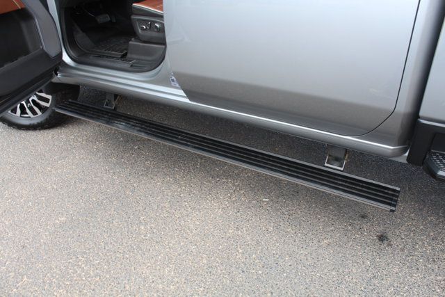 Used 2025 GMC Sierra 2500 Denali Ultimate AWD/4WD image 9