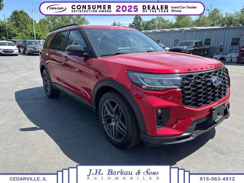 Used 2025 Ford Explorer ST AWD/4WD image 1