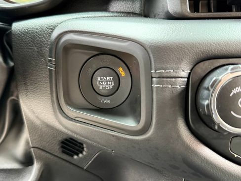 Used 2026 Jeep Wrangler Unlimited Sahara AWD/4WD image 13