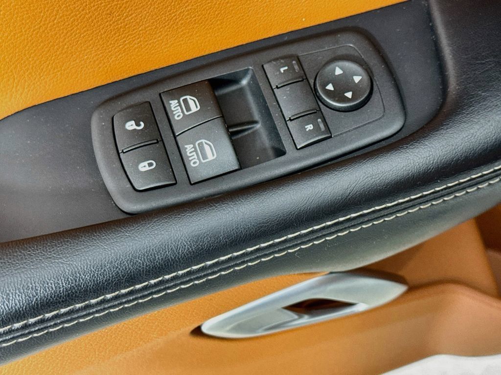 Used 2016 Dodge Challenger SRT w/ Technology Group RWD image 19