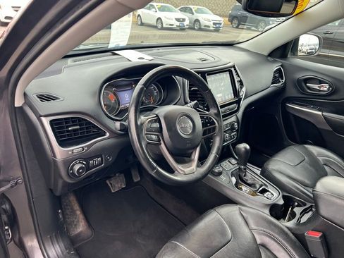 Used 2019 Jeep Cherokee Limited image 15