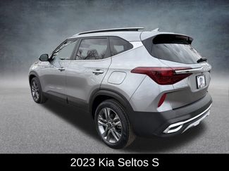 Used 2023 Kia Seltos S w/ Navigation Package video 3