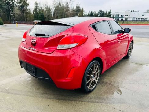 Used 2017 Hyundai Veloster image 5