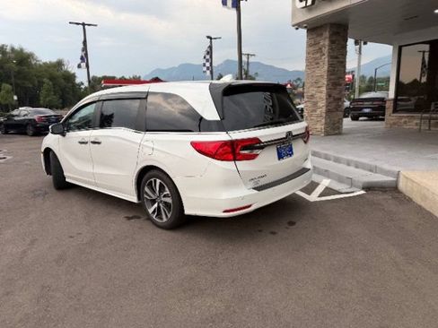 Used 2023 Honda Odyssey Touring image 6