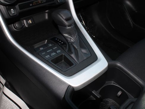 Used 2023 Toyota RAV4 LE image 14