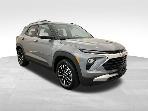 Used 2025 Chevrolet TrailBlazer LT AWD/4WD image 7