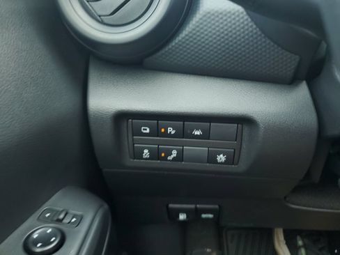 Certified 2025 Nissan Kicks Play S FWD image 19