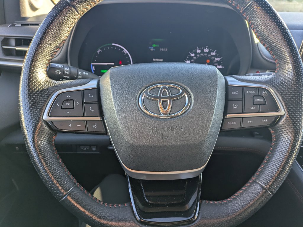 Used 2023 Toyota Sienna XSE w/ XSE Plus Package AWD/4WD image 22