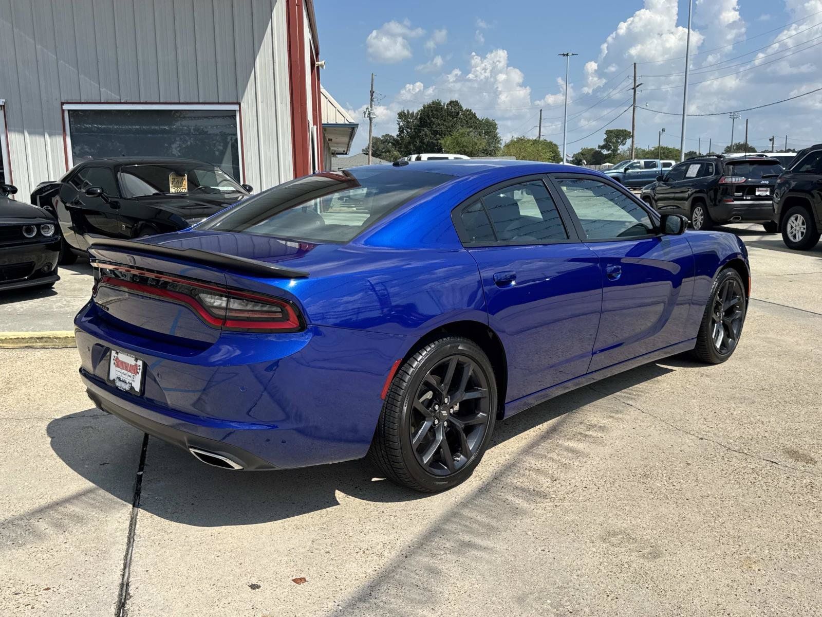 Used 2022 Dodge Charger SXT w/ Blacktop Package RWD image 7