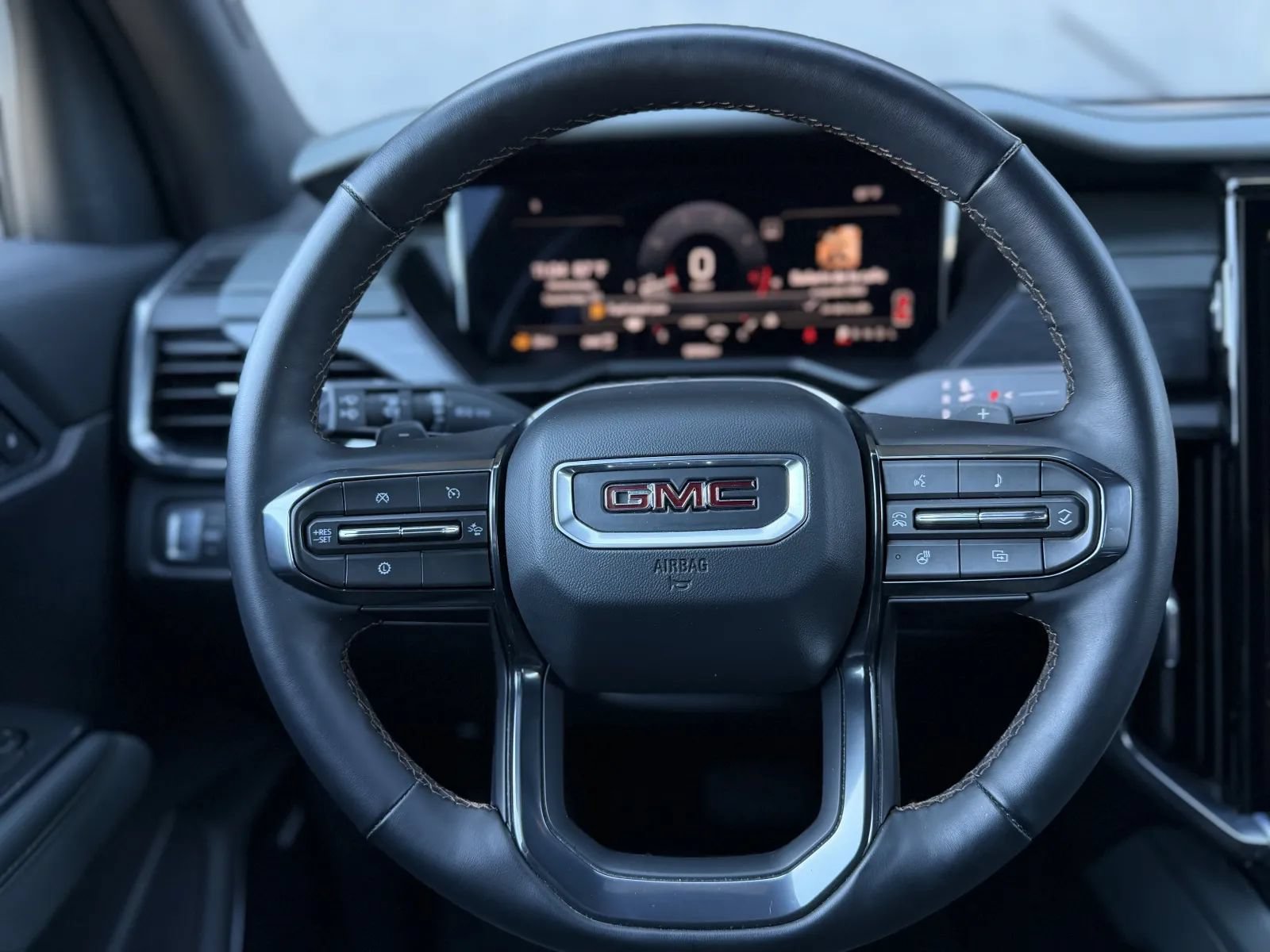 Used 2026 GMC Acadia AT4 w/ LPO, Floor Liner Package AWD/4WD image 24