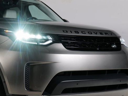 Used 2020 Land Rover Discovery HSE image 28