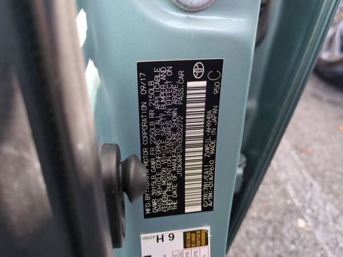 Used 2017 Toyota Prius Four Touring image 31