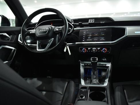 Used 2022 Audi Q3 2.0T Premium Plus w/ Premium Plus Package AWD/4WD image 18