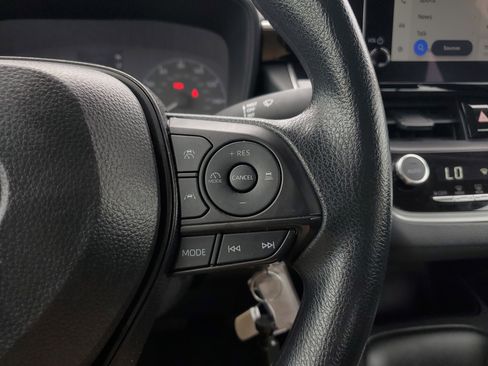 Used 2025 Toyota Corolla LE image 20