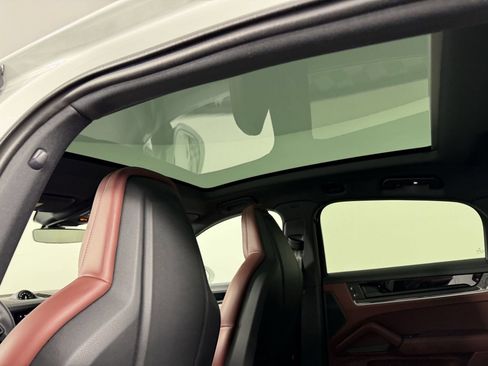 Certified 2026 Porsche Cayenne S AWD/4WD image 23
