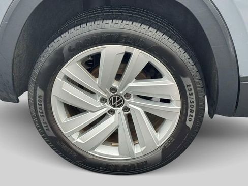 Used 2020 Volkswagen Atlas Cross Sport SE w/ Panoramic Sunroof Package image 8