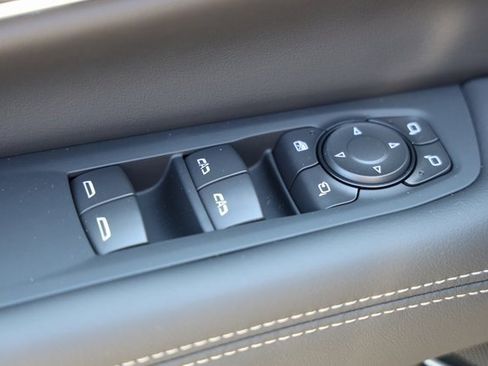 New 2026 GMC Yukon Elevation image 17