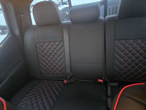 Used 2016 Toyota Tacoma TRD Off-Road image 28