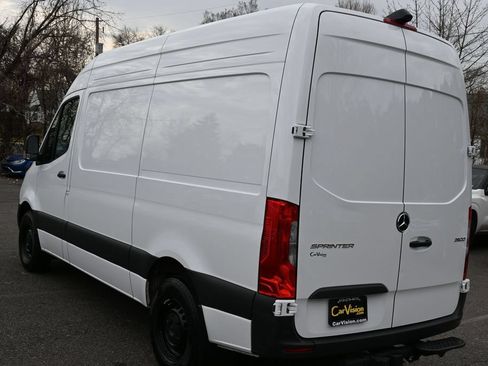 Used 2025 Mercedes-Benz Sprinter 2500 image 36