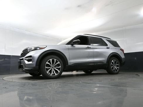 Used 2023 Ford Explorer ST-Line w/ Class IV Trailer Tow Package AWD/4WD image 20