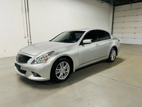 Used 2013 INFINITI G37 x Sedan w/ Premium Pkg AWD/4WD image 2